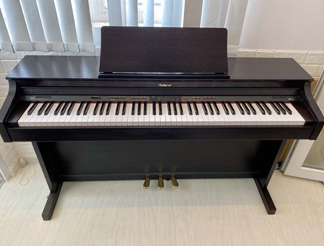 Đàn Piano Điện Roland HP-302GP